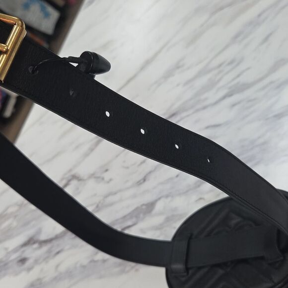 Gucci Black Leather Belt with Gold Accent - Picture 14 of 15